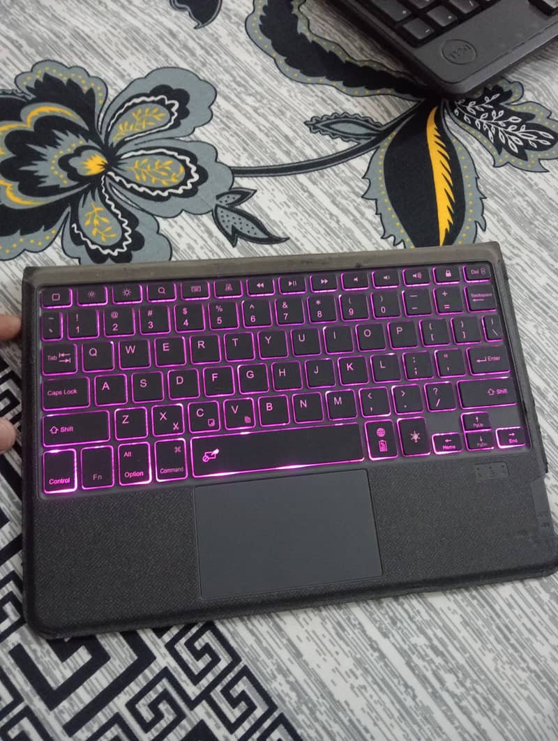 2 keyboards 0