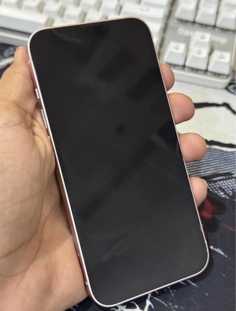 Apple iPhone 13 2