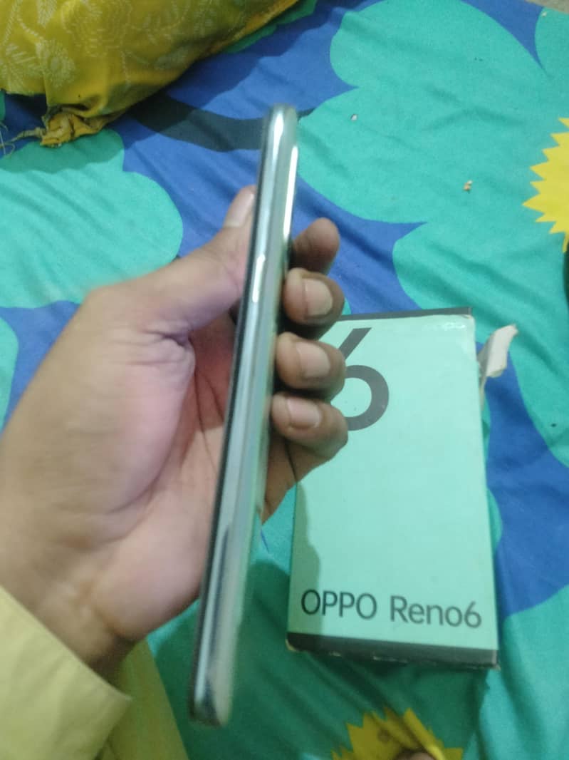 OPPO Reno6 6