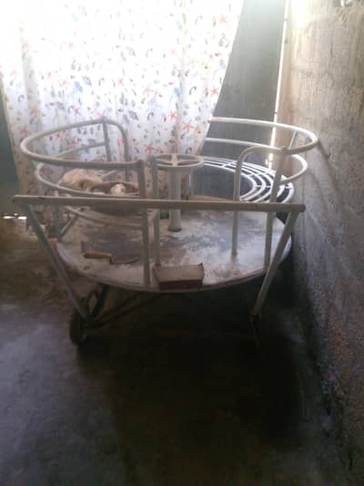 bachon ka jhula Gali may gumanay Wala