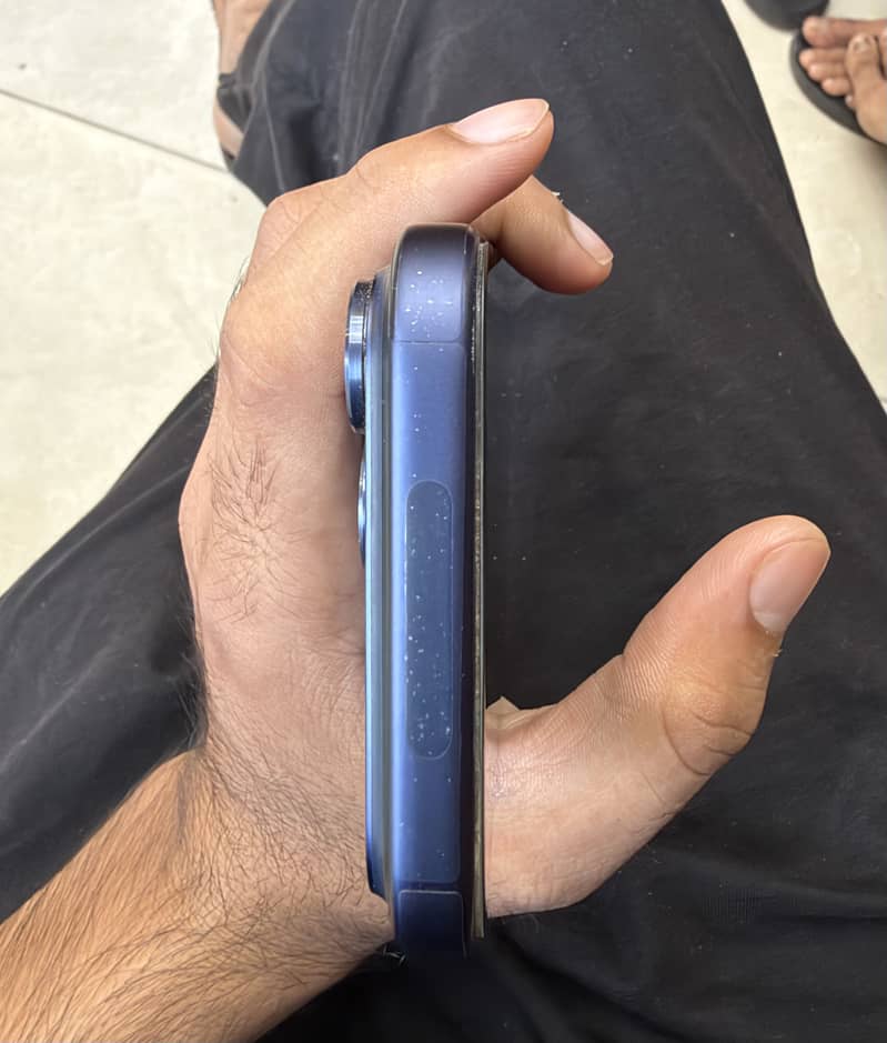 Apple iPhone 17 Pro Max 3