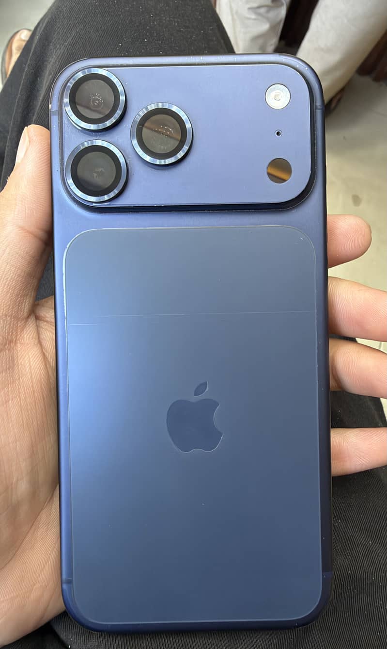 Apple iPhone 17 Pro Max 6