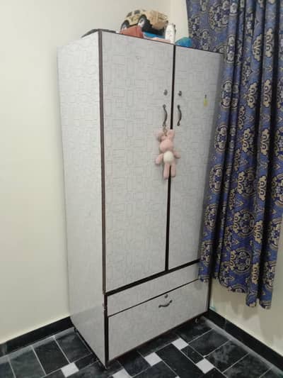 2 doors almari