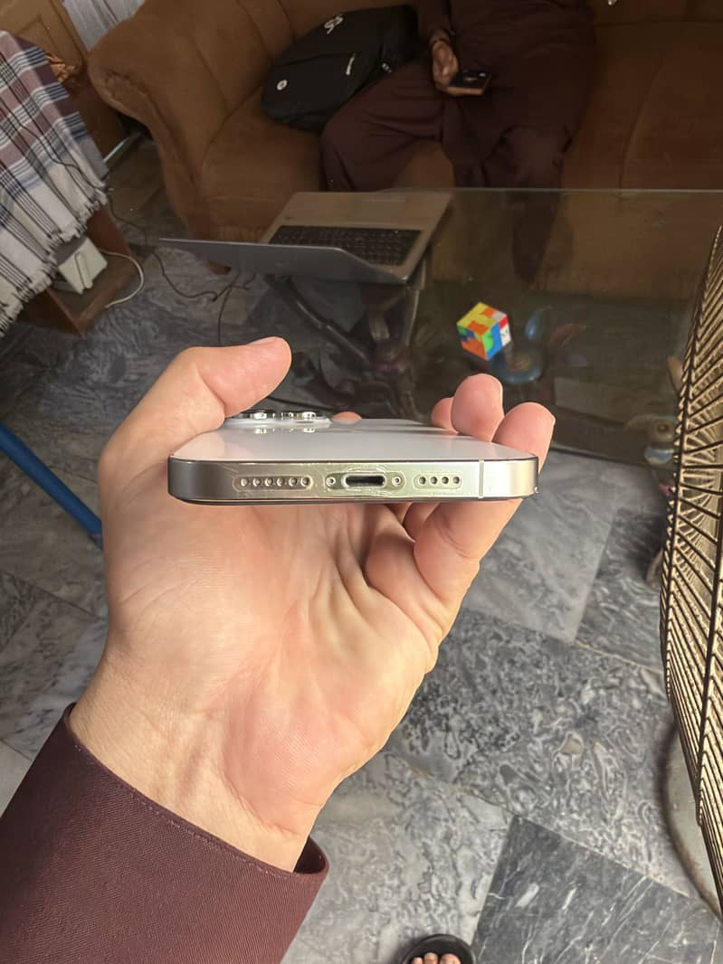 Apple iPhone 14 Pro Max 1