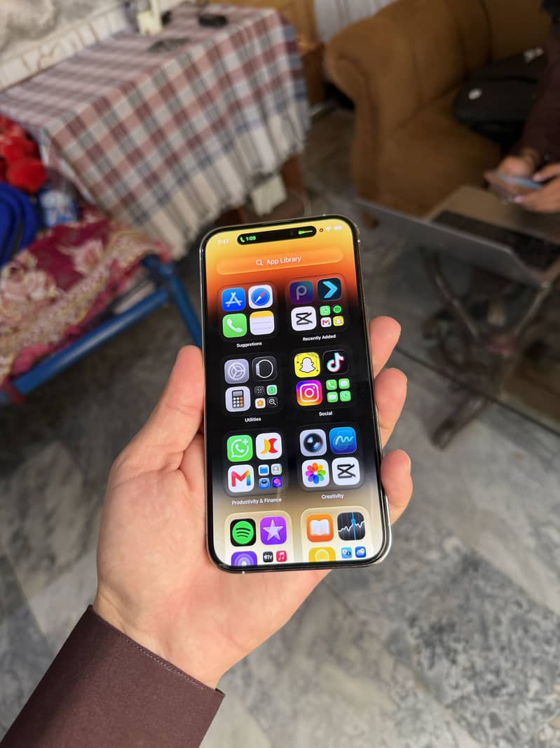 Apple iPhone 14 Pro Max 2