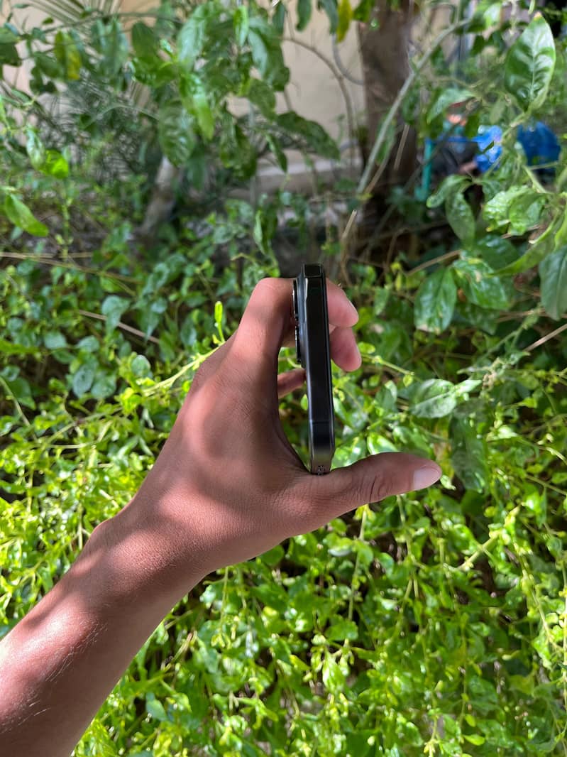 iPhone 15 3