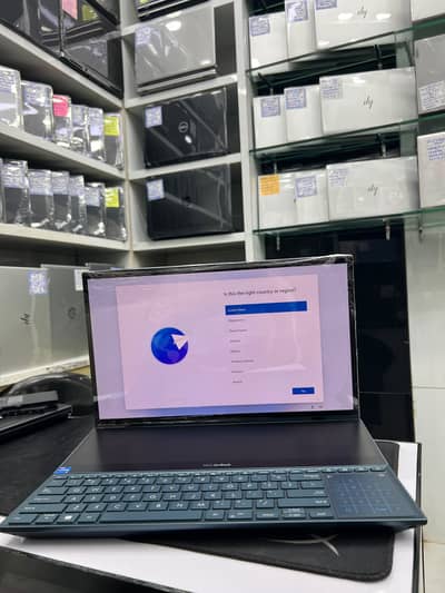*Asus ZenBooK PrO  DuO*