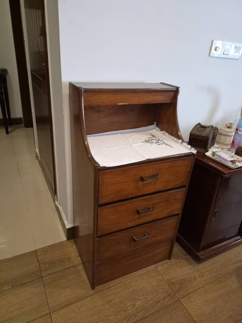 Bed Set with Drawer Table 1