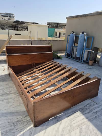 Bed Set with Drawer Table