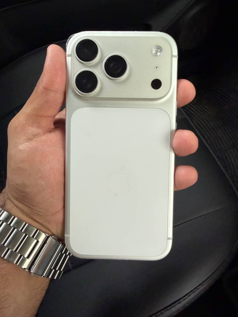 Apple iPhone 17 Pro JV 0