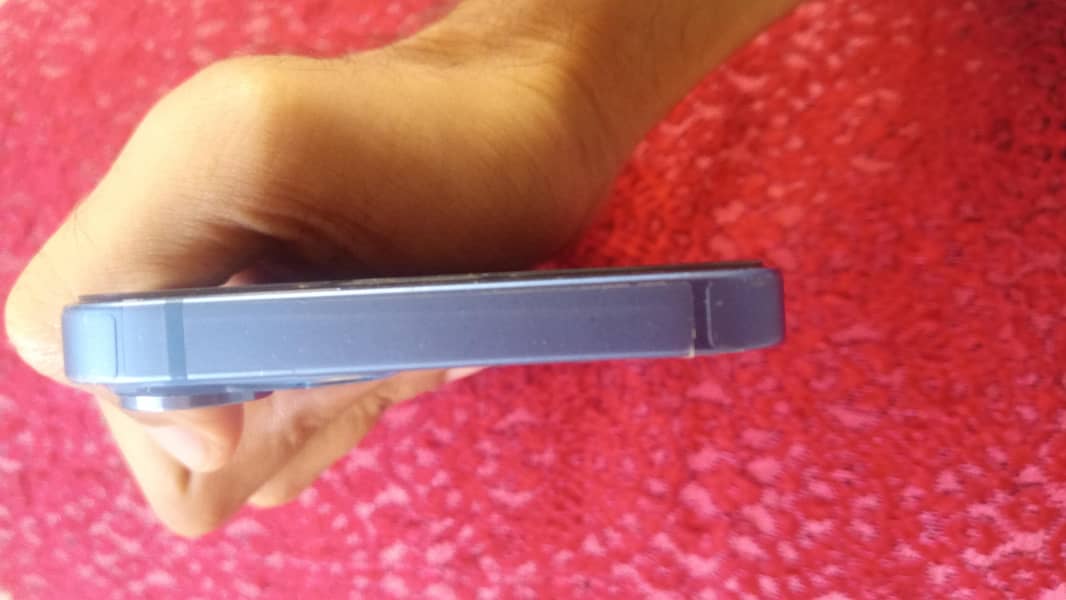 Apple iPhone 13 3