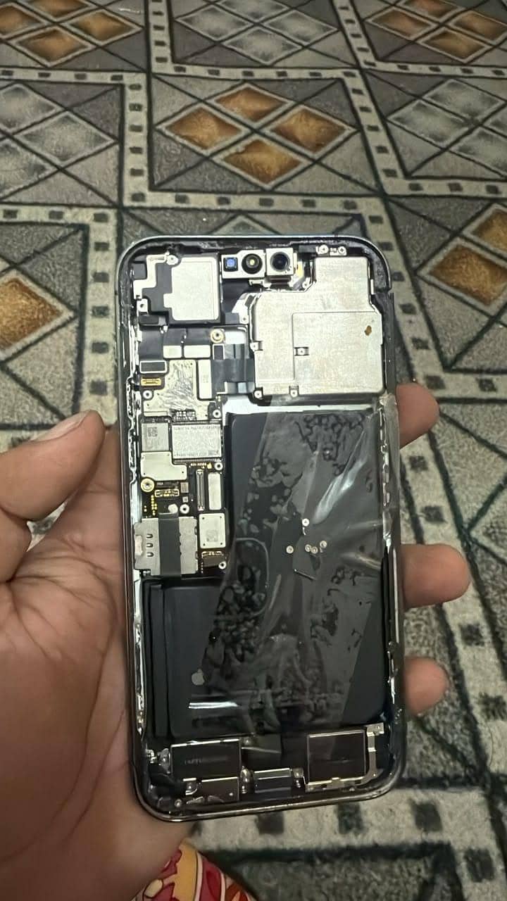 Apple iPhone 14 Pro Max 1