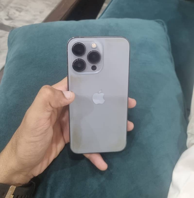 Apple iPhone 13 Pro 2