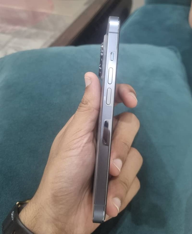 Apple iPhone 13 Pro 4