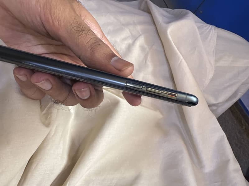Apple iPhone 11 Pro Max 3