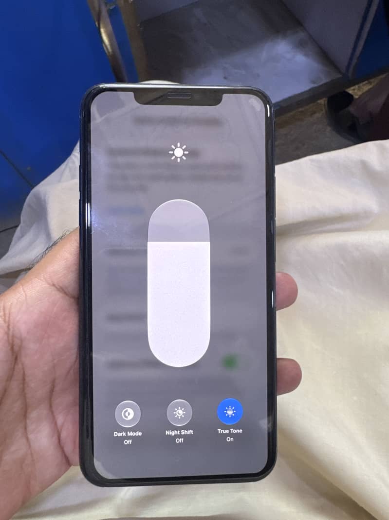 Apple iPhone 11 Pro Max 4