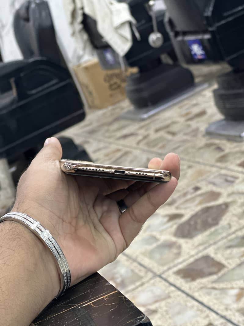 Apple iPhone 11 Pro Max 0