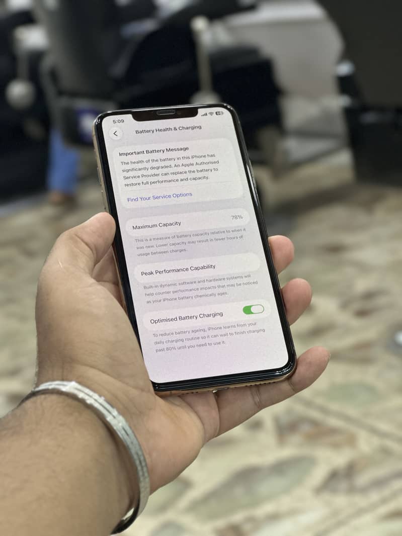Apple iPhone 11 Pro Max 2