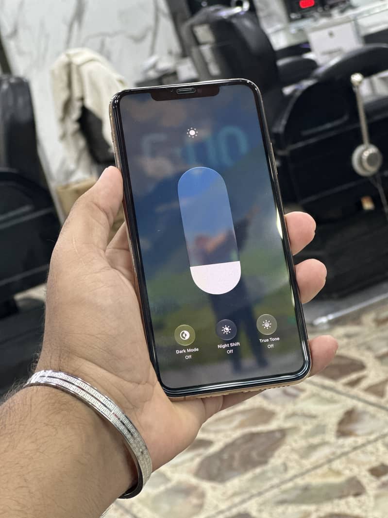 Apple iPhone 11 Pro Max 6