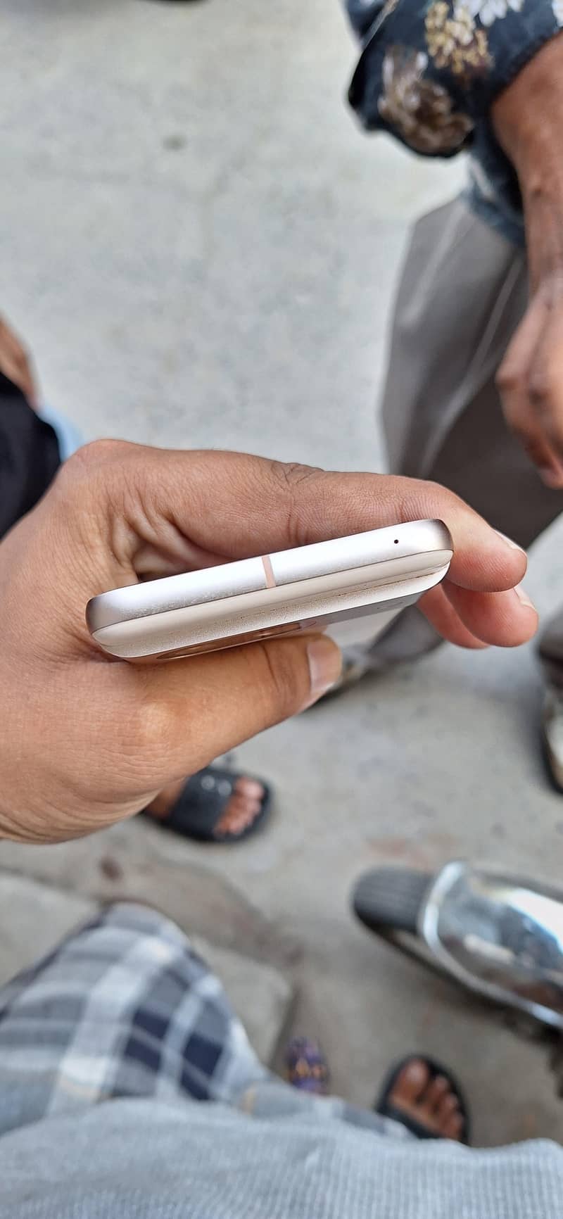 Google Pixel 8a 2
