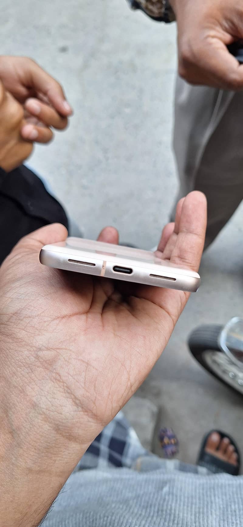Google Pixel 8a 3