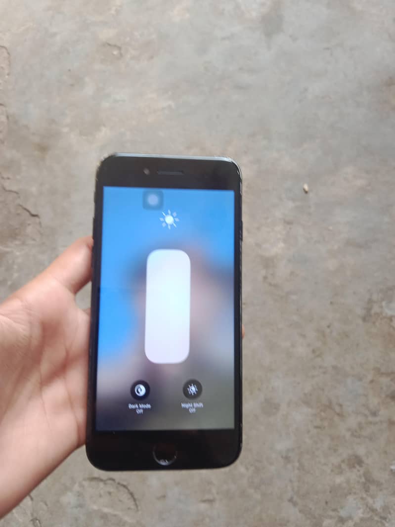 Apple iPhone 7 2