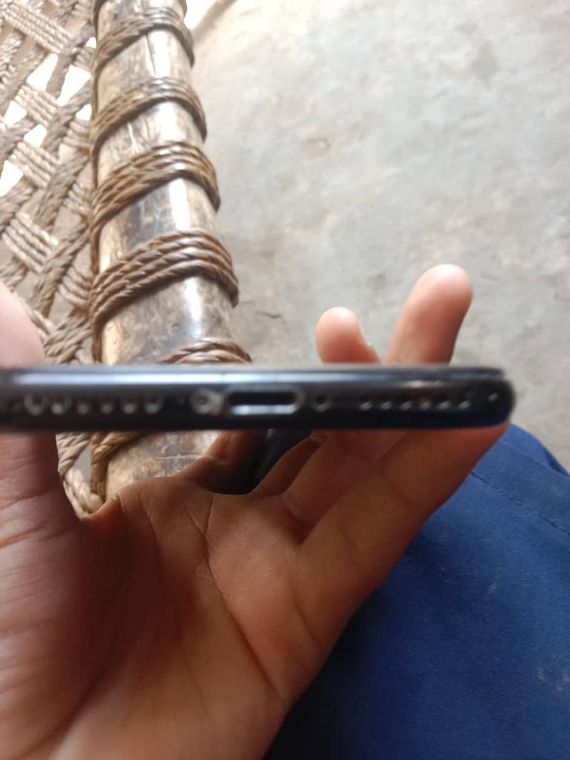 Apple iPhone 7 3
