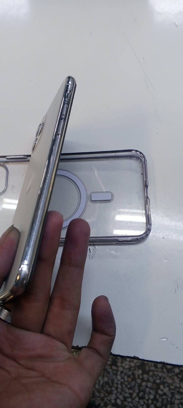 Apple iPhone 11 Pro Max 4