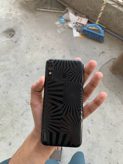 Infinix hot 8 4/64 ok condition pta officiall approve ha