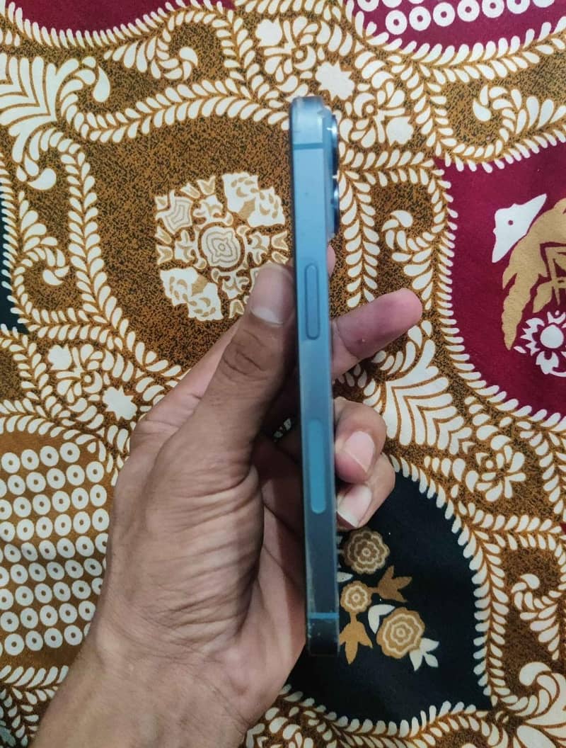 Apple iPhone 14 2