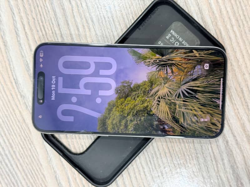 Apple iPhone 15 Pro Max 0