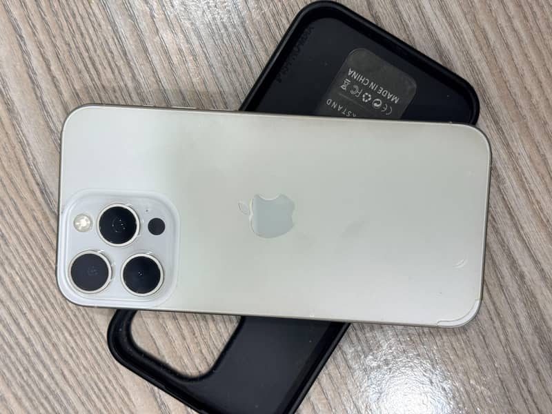 Apple iPhone 15 Pro Max 1