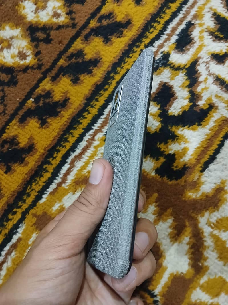 Vivo V21 1