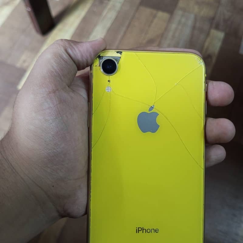 Apple iPhone XR 4