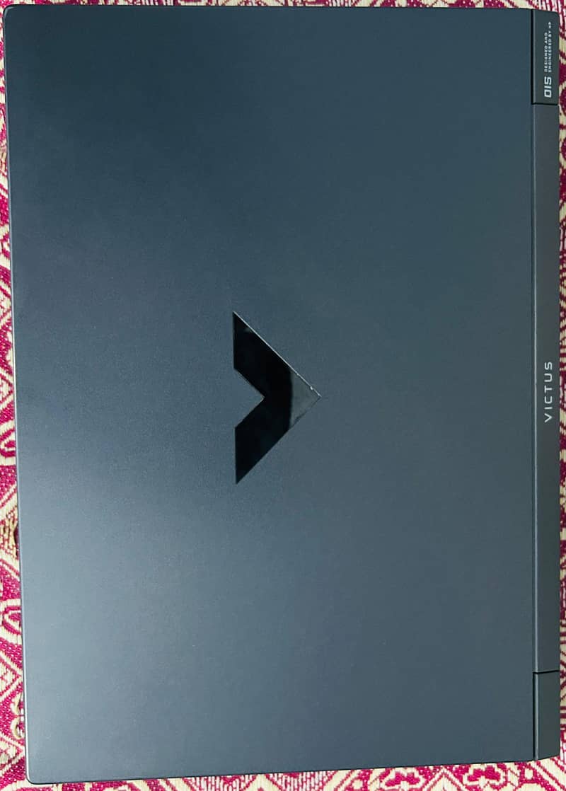 HP Victus 1