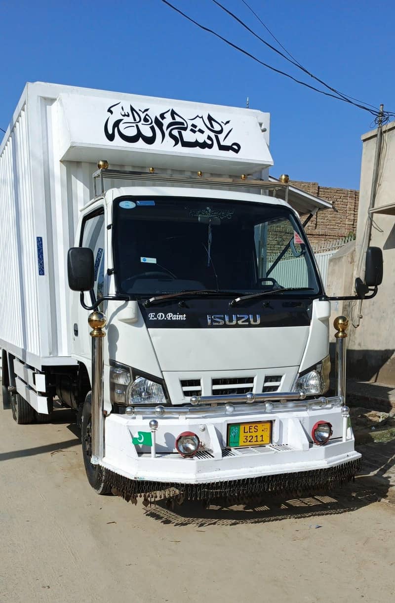 Isuzu NKR 2017 model 1