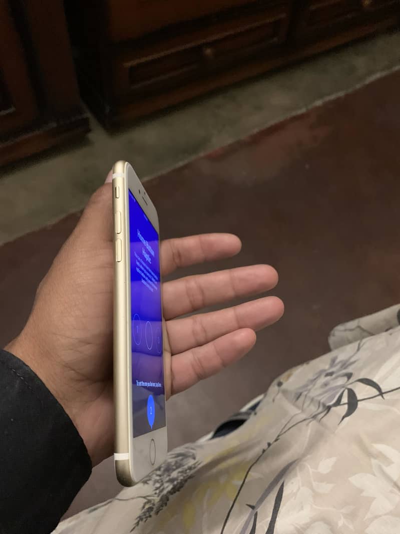 Apple iPhone 7 3