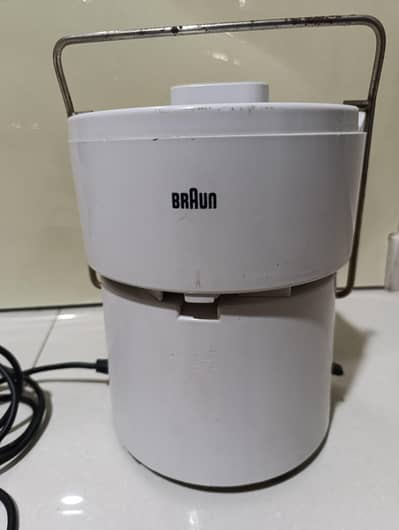 Vintage Braun MP32 Multipress Juicer machine