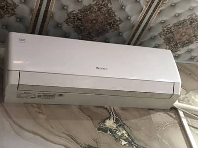 Gree Ac invertor slighty use 1.5 ton just one year