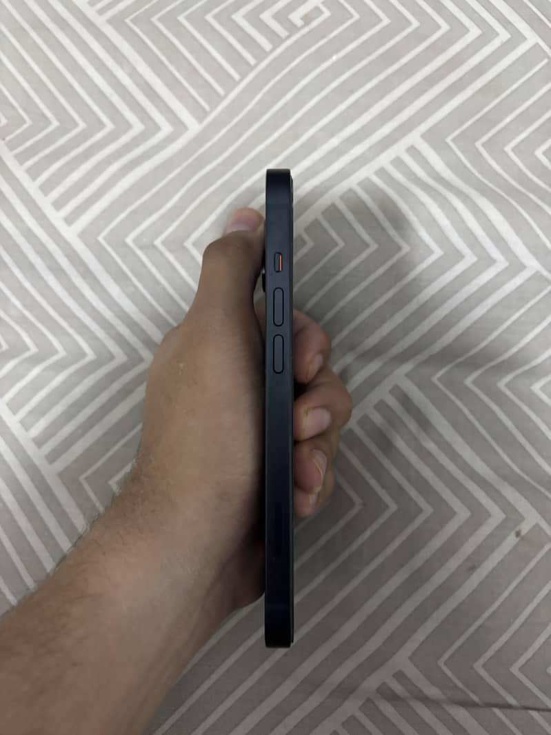 Apple iPhone 13 1