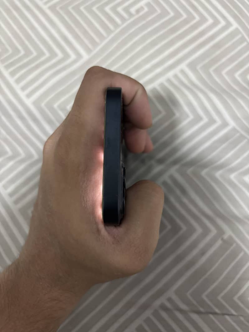 Apple iPhone 13 3