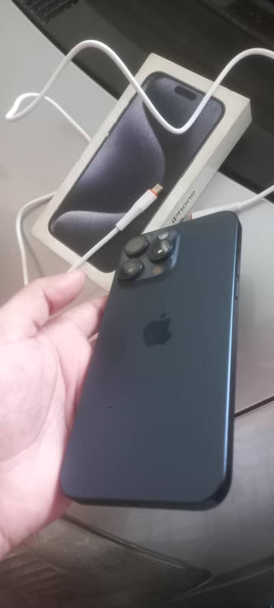 Apple iPhone 15 Pro Max 10/10 box cable
