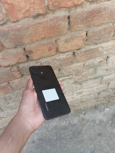 Infinix Hot 30i 4+4/128 with box charger