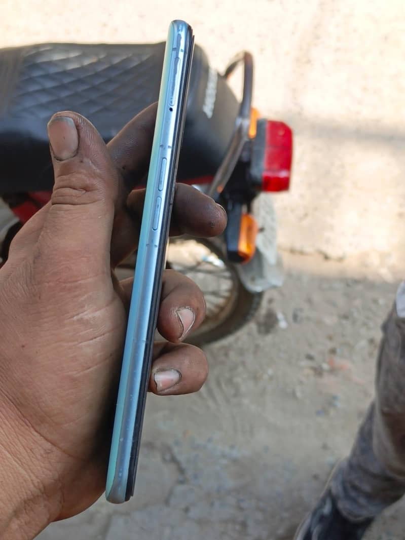 OPPO A76 4