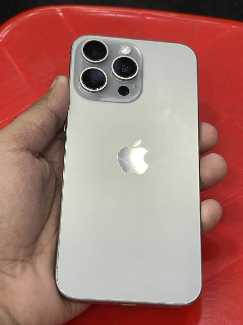 Apple iPhone 15 Pro Max 0