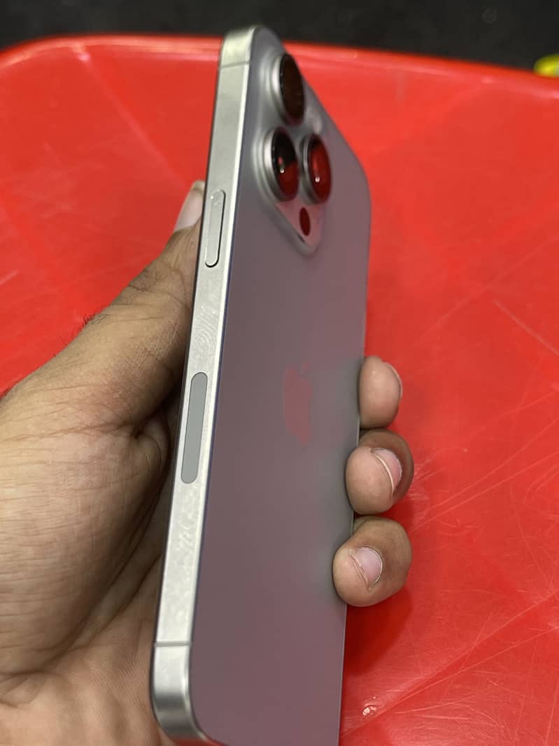 Apple iPhone 15 Pro Max 1