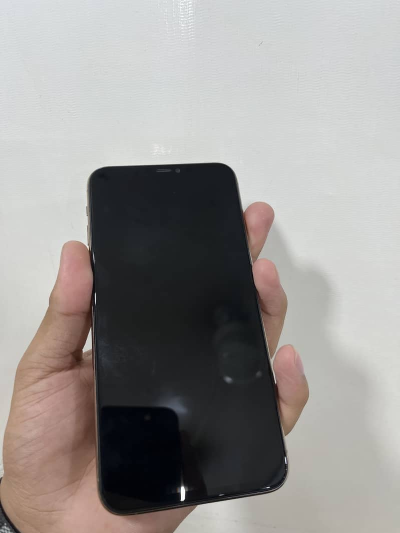 Apple iPhone 11 Pro Max 2