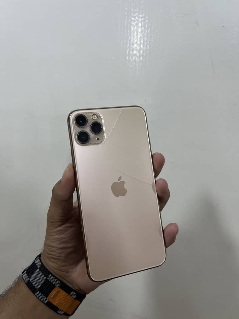 Apple iPhone 11 Pro Max 4