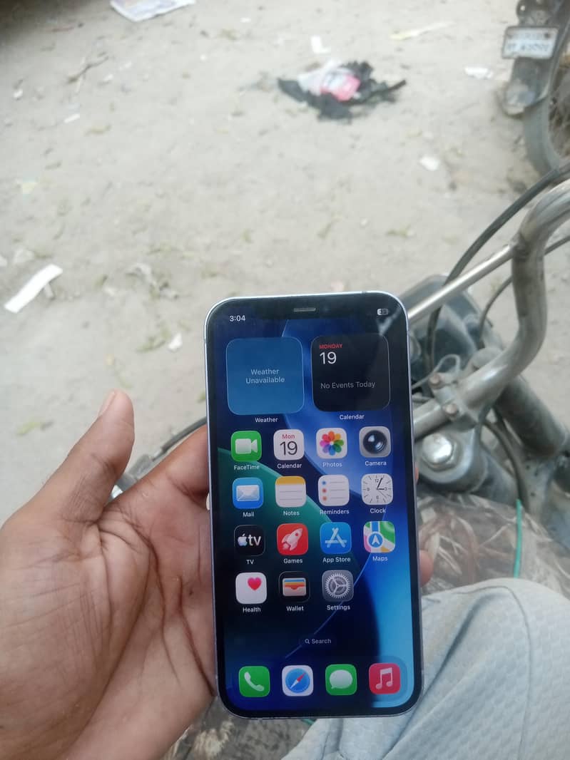 Apple iPhone 12 3