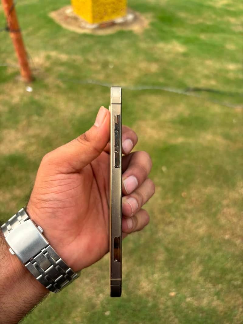 Apple iPhone 12 Pro 2